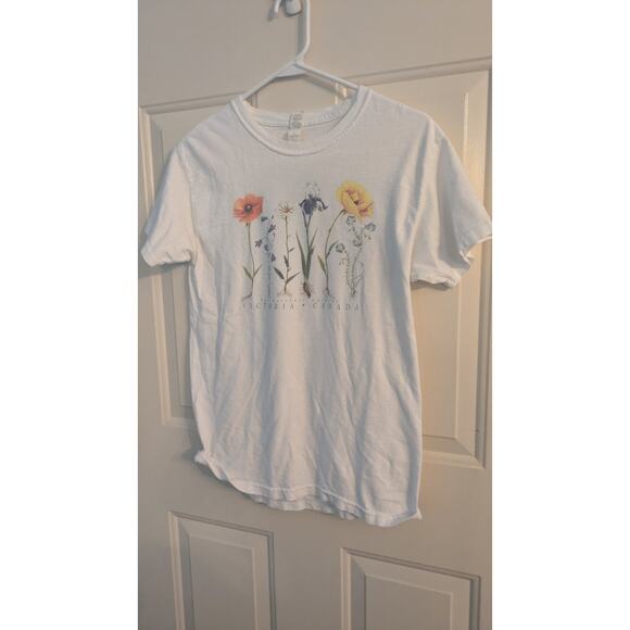Vintage Floral Garden Tshirt Butchart Gardens, Victoria Canada, Hippie Boho - Picture 1 of 6